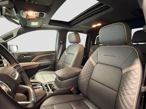 Certified 2024 GMC Canyon Denali image 19
