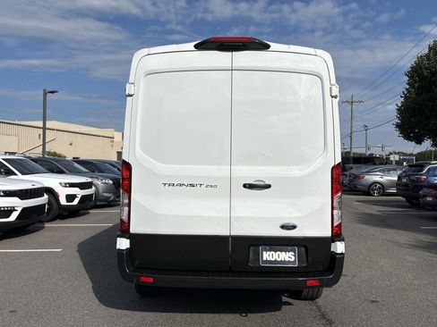 Used 2025 Ford Transit 250 148 Medium Roof RWD image 5