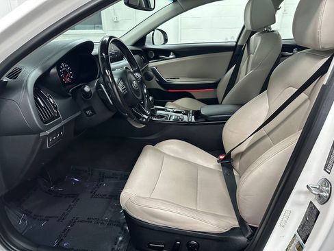 Used 2018 Kia Stinger Premium AWD/4WD image 19