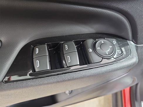 Certified 2023 Chevrolet Equinox Premier w/ LPO, Floor Liner Package image 32