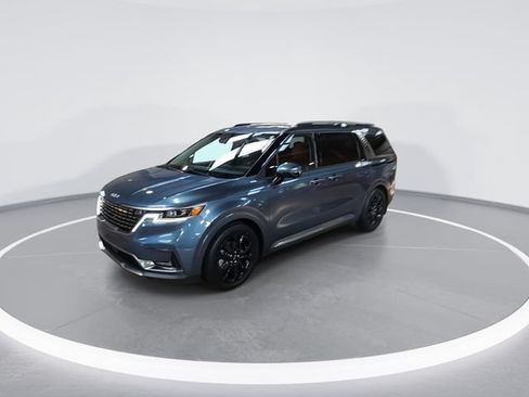 Used 2023 Kia Carnival SX Prestige FWD image 4