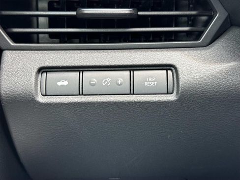Used 2024 Nissan Altima 2.5 SV FWD image 19
