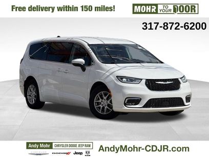Used 2023 Chrysler Pacifica Touring-L