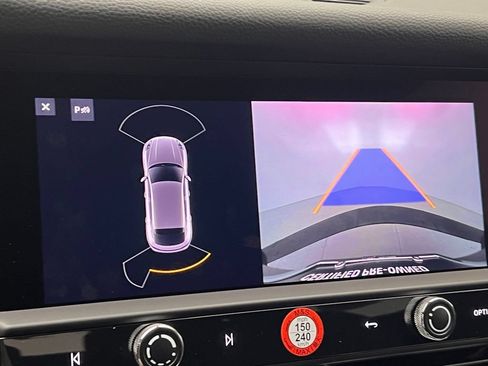 Certified 2025 Porsche Macan AWD/4WD image 15