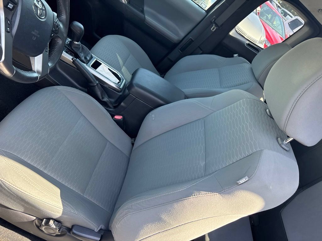 Used 2019 Toyota Tacoma SR5 RWD image 13