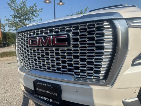 Used 2024 GMC Yukon XL Denali w/ Denali Reserve Package AWD/4WD image 6