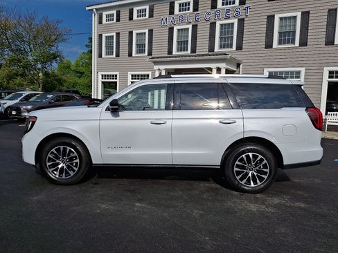 Used 2025 Ford Expedition Platinum AWD/4WD image 8