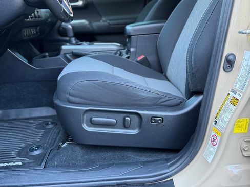 Used 2020 Toyota Tacoma TRD Off-Road w/ Technology Package AWD/4WD image 74