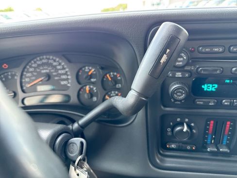 Used 2005 GMC Sierra 1500 SLE w/ Light Duty Power Package RWD image 16