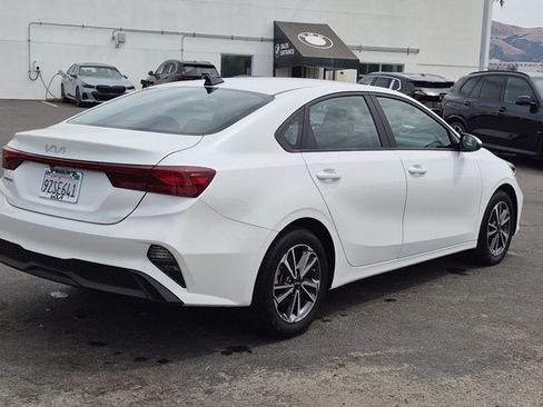 Used 2023 Kia Forte LXS w/ LXS Technology Package FWD image 5