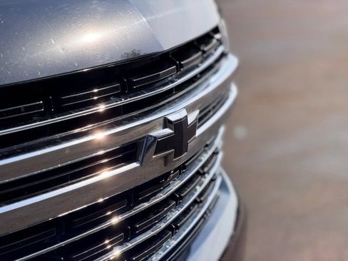 Used 2021 Chevrolet Suburban LT w/ LT Signature Package AWD/4WD image 33