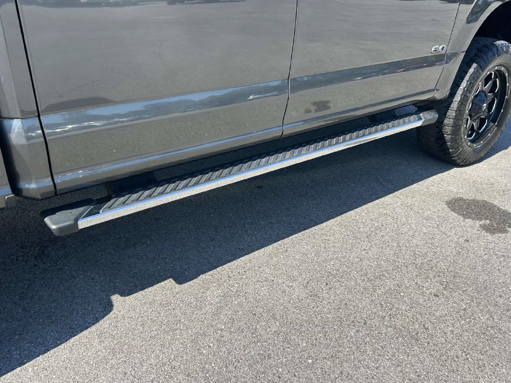 Used 2018 Ford F150 XLT w/ Equipment Group 302A Luxury AWD/4WD image 9
