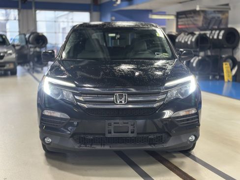Used 2017 Honda Pilot EX image 2