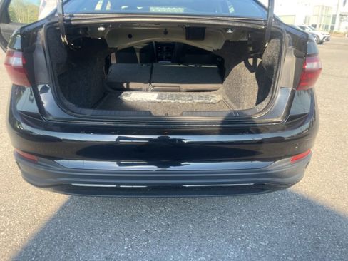 Used 2023 Volkswagen Jetta SE FWD image 9