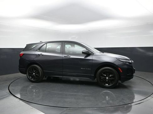 Used 2022 Chevrolet Equinox LS AWD/4WD image 6