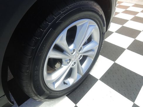 Used 2023 Buick Encore GX Preferred w/ Cold Weather Comfort Package FWD image 33