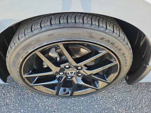 Used 2023 Honda Civic Sport image 19