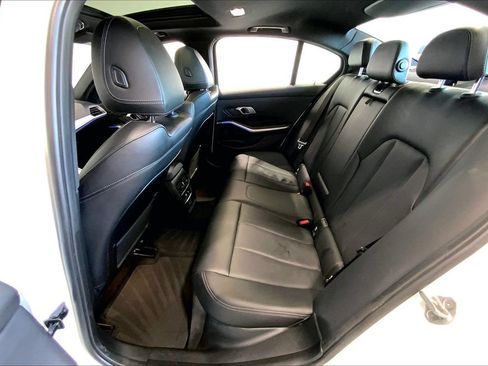 Used 2022 BMW 330i Sedan w/ Convenience Package RWD image 18