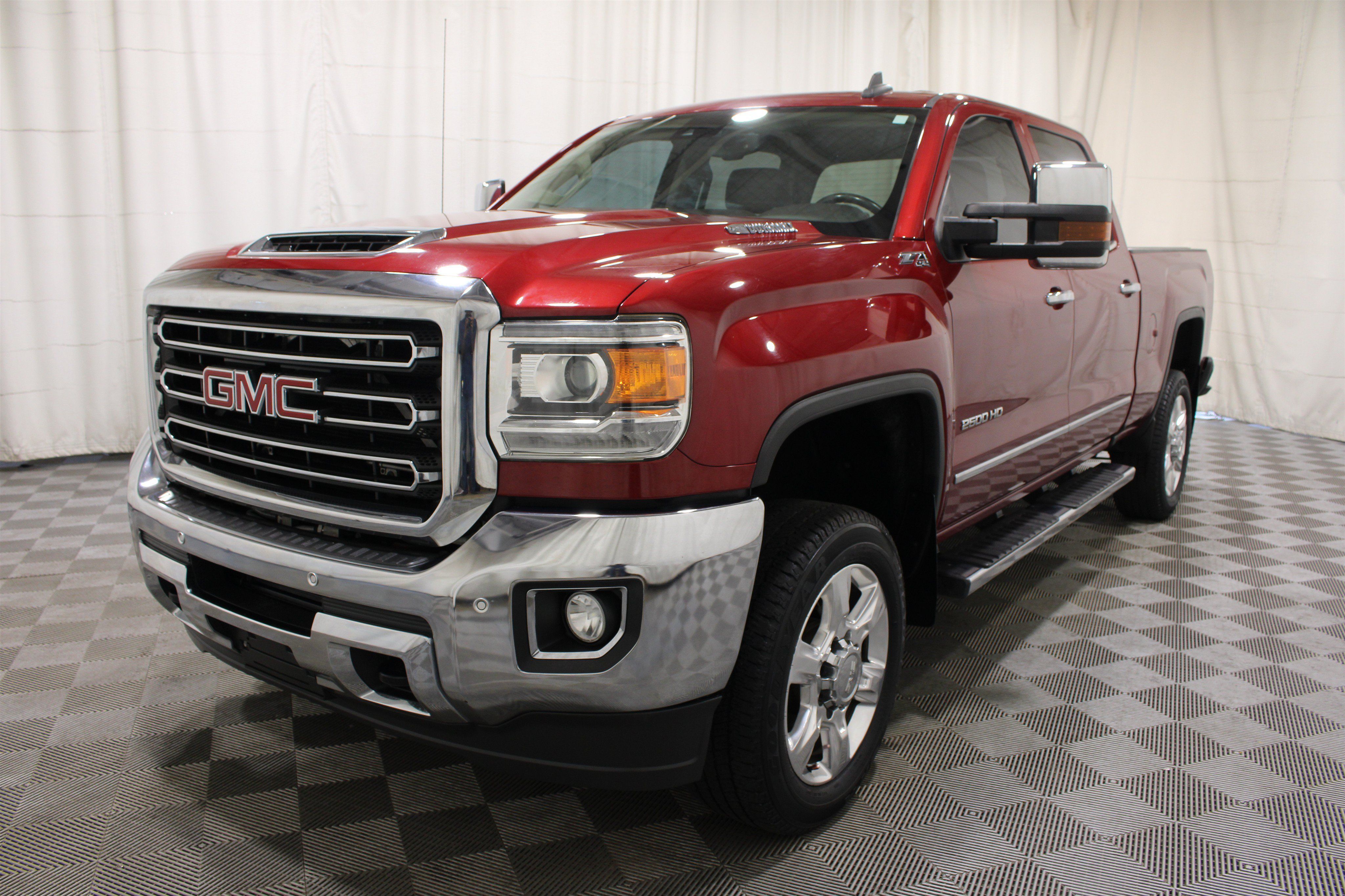 Used 2018 GMC Sierra 2500 SLT w/ Duramax Plus Package AWD/4WD image 33