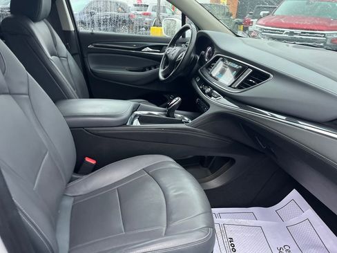 Used 2019 Buick Enclave Essence image 32