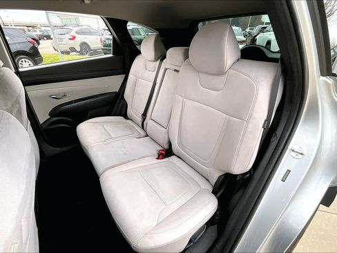 Used 2025 Hyundai Tucson SE FWD image 19