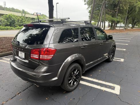 Used 2020 Dodge Journey SE w/ Blacktop Package FWD image 5