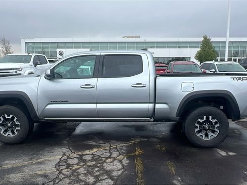 Used 2023 Toyota Tacoma TRD Off-Road w/ TRD Premium Off Road Package AWD/4WD image 8