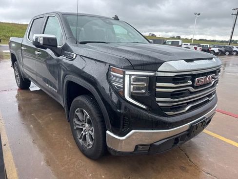 Used 2026 GMC Sierra 1500 SLT AWD/4WD image 8