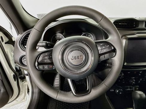 Used 2022 Jeep Renegade Altitude AWD/4WD image 11