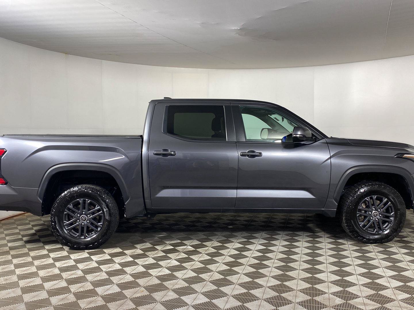 Used 2024 Toyota Tundra SR5 w/ SR5 Convenience Package AWD/4WD image 7
