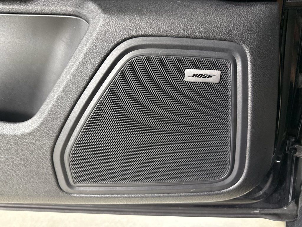 Certified 2021 Porsche Macan AWD/4WD image 35