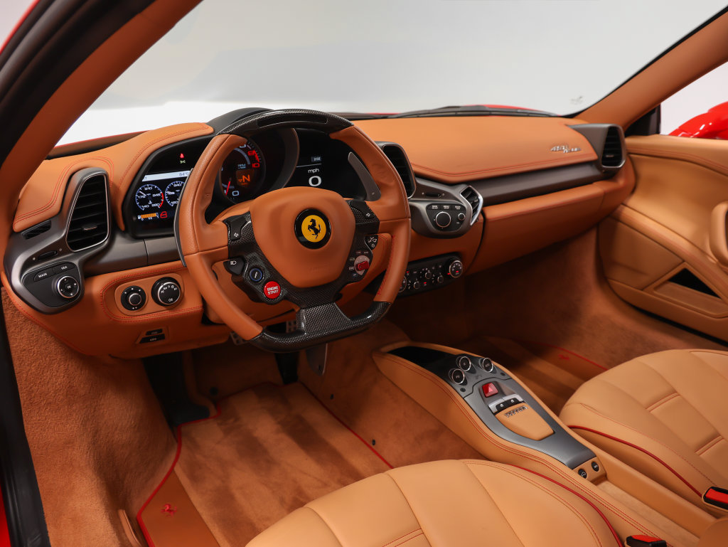 Certified 2013 Ferrari 458 Italia Coupe RWD image 2