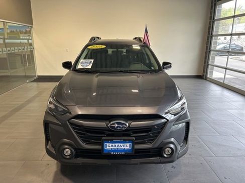 Used 2025 Subaru Outback Premium AWD/4WD image 16