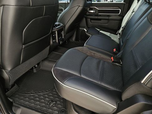 New 2026 RAM 2500 Laramie AWD/4WD image 12