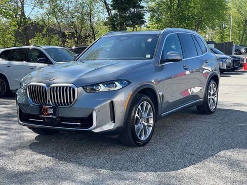 Used 2026 BMW X5 xDrive40i w/ Premium Package AWD/4WD image 2