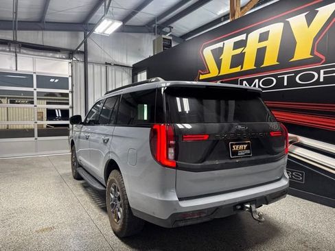 Used 2025 Ford Expedition Tremor AWD/4WD image 14