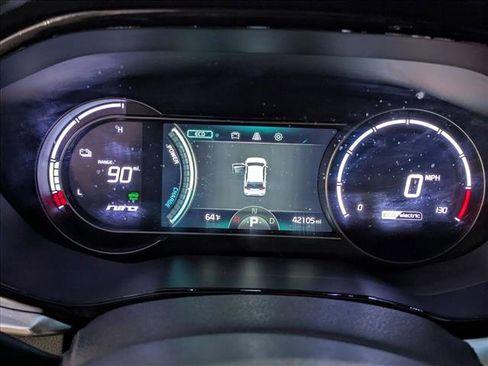 Used 2022 Kia Niro EX image 11