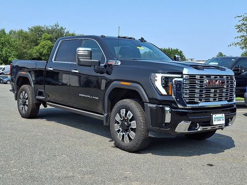Used 2024 GMC Sierra 2500 Denali w/ Denali Reserve Package AWD/4WD image 1