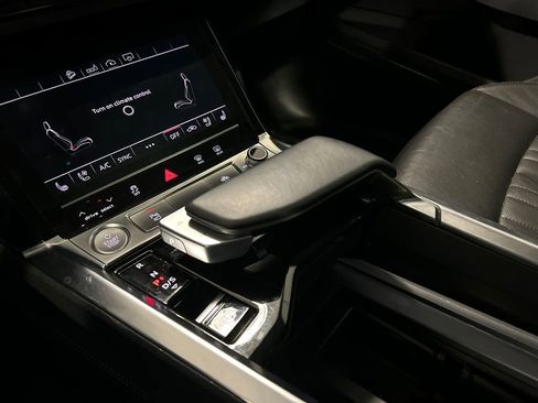 Used 2019 Audi e-tron Premium Plus image 19