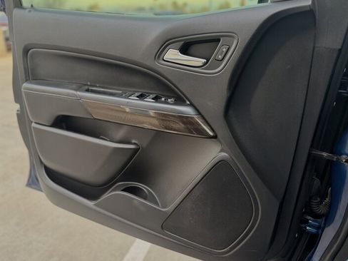 Used 2020 GMC Canyon SLE w/ SLE Convenience Package image 9