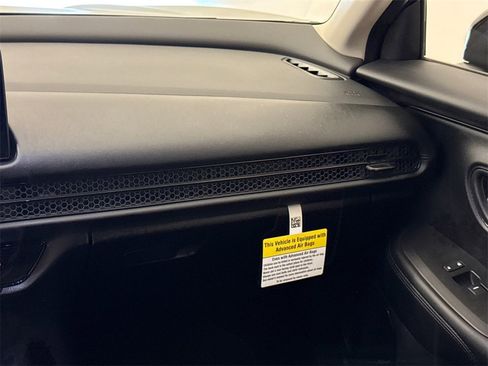 Certified 2026 Honda HR-V LX image 17