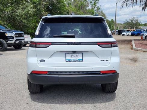 Certified 2025 Jeep Grand Cherokee Limited w/ Black Appearance Package image 5