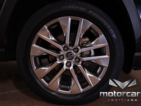 Used 2021 Toyota RAV4 XLE Premium FWD image 22