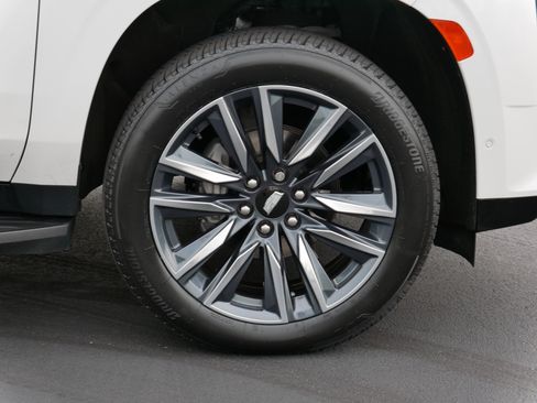 Certified 2022 Cadillac Escalade ESV Sport w/ Touring Package AWD/4WD image 15