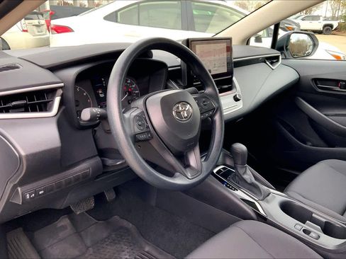 Used 2025 Toyota Corolla LE image 16