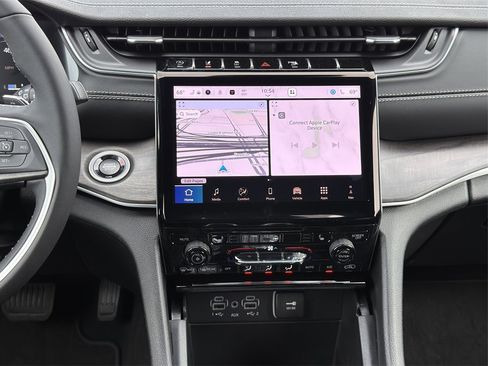 New 2025 Jeep Grand Cherokee Limited image 14