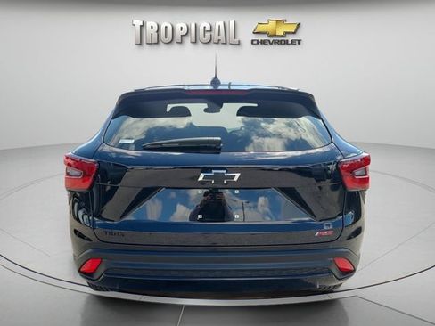 Used 2025 Chevrolet Trax RS w/ Driver Confidence Package FWD image 4