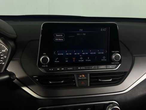 Used 2025 Nissan Altima 2.5 SR image 17