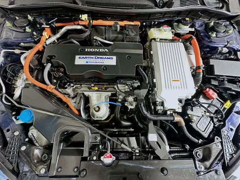 Used 2015 Honda Accord Touring image 32