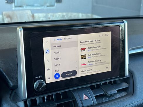 Used 2025 Toyota RAV4 XLE image 20